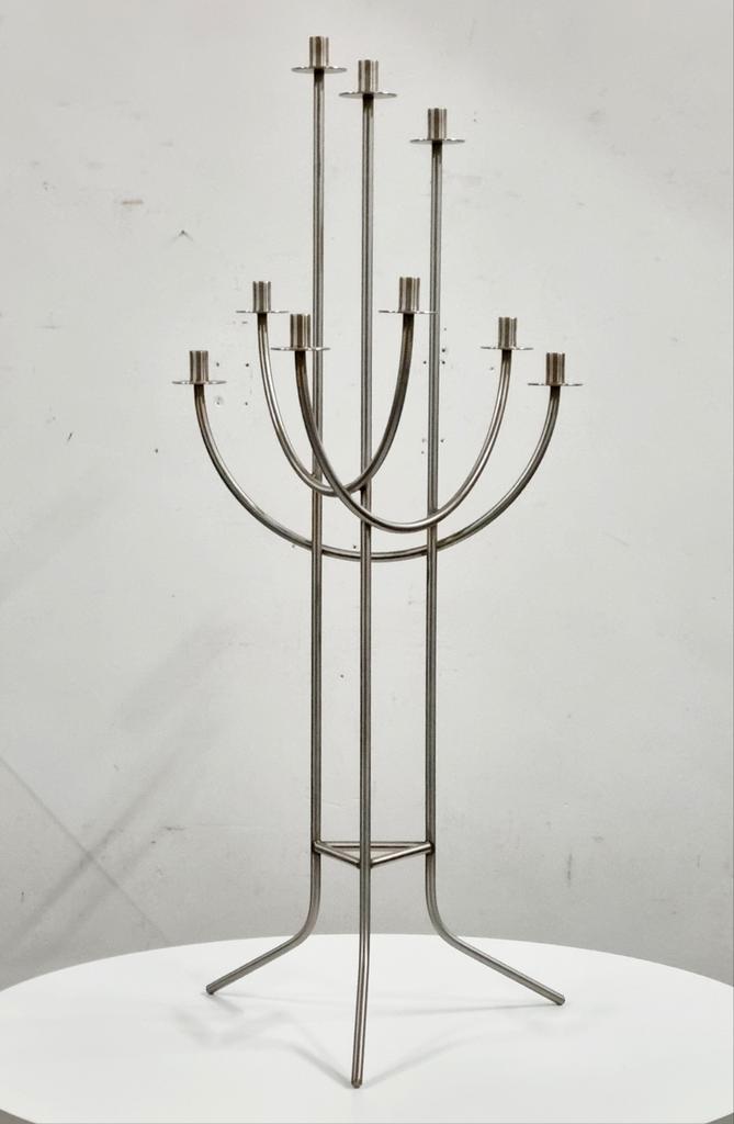 Grote vloer design kandelaar van massief staal -140 cm hoog, Huis en Inrichting, Woonaccessoires | Kandelaars en Kaarsen, Zo goed als nieuw