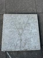 7 nieuwe betontegels en zak grind (kiezelstenen)., Tuin en Terras, Ophalen, Nieuw, Minder dan 5 m², Beton
