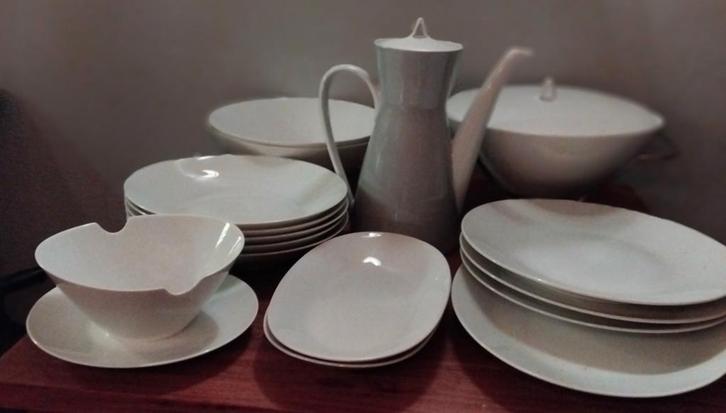 Rosenthal Servies - Elegant en Tijdloos, Huis en Inrichting, Keuken | Servies, Gebruikt, Compleet servies, Effen, Porselein, Ophalen of Verzenden