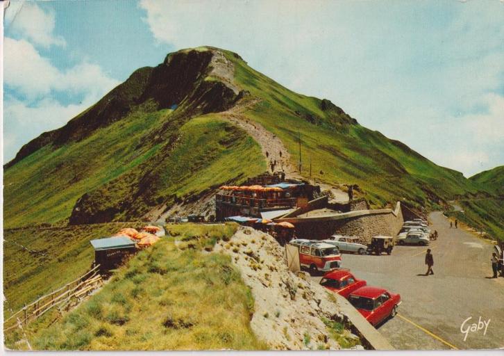 Frankrijk, Le Puy Mary met auto's Ford Taunus Transit, Verzamelen, Ansichtkaarten | Buitenland, Gelopen, Frankrijk, 1960 tot 1980
