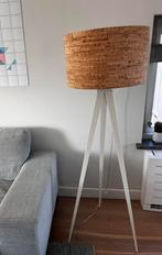 prachtige staande lamp Zuiver met kurk van Loods 5 izgs, Huis en Inrichting, Lampen | Vloerlampen, Ophalen, Zo goed als nieuw