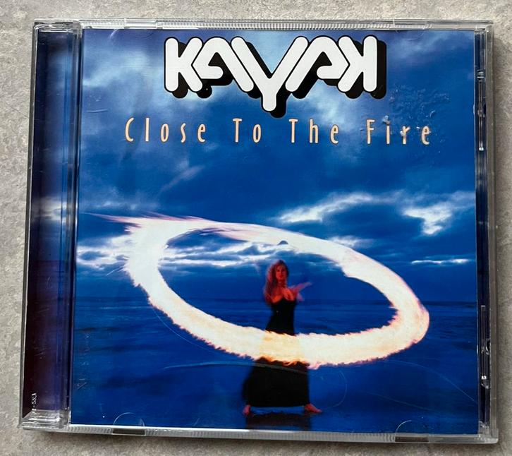Kayak - Close To The Fire (cd progrock NL), Cd's en Dvd's, Cd's | Rock, Zo goed als nieuw, Progressive, Ophalen of Verzenden