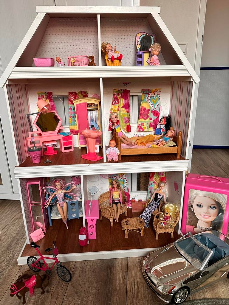 Compleet Barbiehuis met accessoires, Kinderen en Baby's, Speelgoed | Poppenhuizen, Gebruikt, Poppenhuis, Ophalen