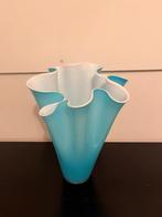 Mooie tulpenvaas 30 cm, ook leuk als decoratie, Huis en Inrichting, Blauw, Aardewerk of Porselein, Ophalen of Verzenden, Zo goed als nieuw