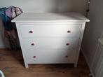 Ikea Hemnes ladekast / kommode (massief hout gebeitst wit), Kinderen en Baby's, Kinderkamer | Commodes en Kasten, Ophalen, Gebruikt