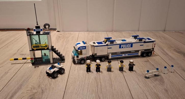 Politie commando Center Truck 7743, Kinderen en Baby's, Speelgoed | Duplo en Lego, Zo goed als nieuw, Lego, Complete set, Ophalen of Verzenden