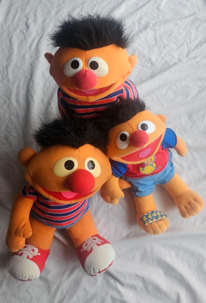 3x Ernie Tyco '96 pratend NL + tuimel & tickle '05 werkend, Kinderen en Baby's, Speelgoed | Knuffels en Pluche, Zo goed als nieuw