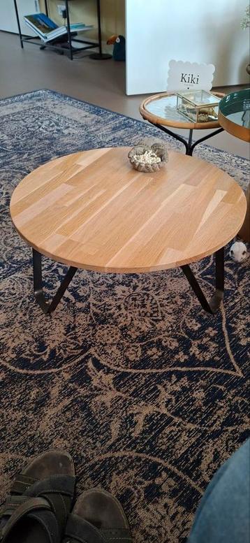 Ronde salontafel hout met metalen poten beschikbaar voor biedingen