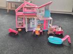 Barbie poppenhuis met auto, zwembad, meubels en overige acce, Ophalen, Gebruikt, Poppenhuis