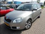 Skoda Fabia Combi 1.4-16V Elegance, Voorwielaandrijving, Zwart, 4 cilinders, Beige