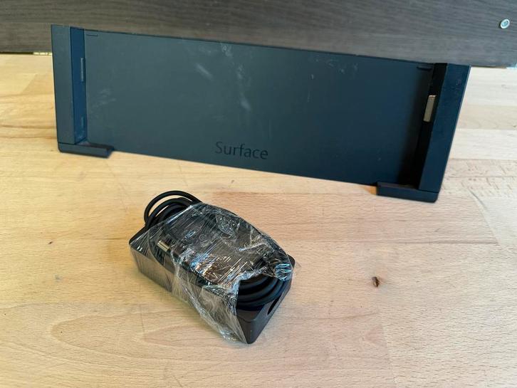Surface Docking station, Computers en Software, Dockingstations, Zo goed als nieuw, Docking station, Tablet, Ophalen of Verzenden