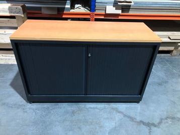 Zwarte Ahrend roldeurkast/archiefkast/ printerkast beschikbaar voor biedingen