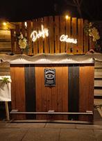 Houten Bar met Achterwand te huur, Huis en Inrichting, Ophalen, Zo goed als nieuw