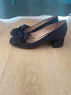 Donkerblauwe pumps met blokhak mt 38 Eva Luna, Pumps, Blauw, Ophalen of Verzenden, Gedragen