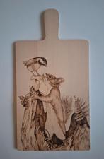 Beukenhouten borrelplank met eekhoorn en vogel., Ophalen of Verzenden
