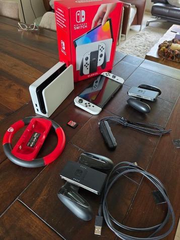 Nintendo Switch OLED Mario kart special met Hori stuur!! beschikbaar voor biedingen