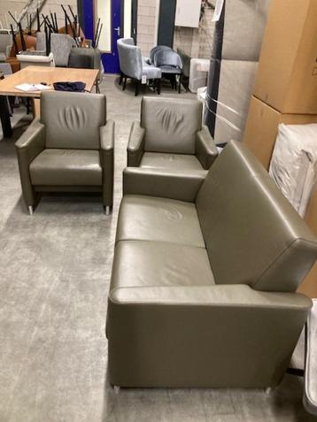 2 zitsbank echt leer groen kleine kamer of kantoor ALS NIEUW beschikbaar voor biedingen