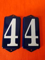 Twee mooie donkerblauwe emaille huisnummerplaatjes 2 x 4, Verzenden