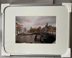 Zicht op Stopera met lijn 9 op de Blauwbrug, 1980 tot heden, Foto, Ophalen of Verzenden, Zo goed als nieuw