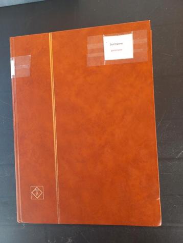 Boek Suriname gestempeld. beschikbaar voor biedingen