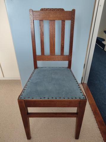 Antieke eetkamerstoelen  beschikbaar voor biedingen