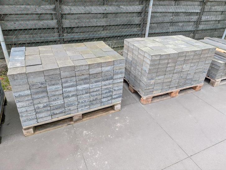 Betonklinkers 15x15x6 cm circa 75m2, Tuin en Terras, Tegels en Klinkers, Gebruikt, Klinkers, Beton, Ophalen