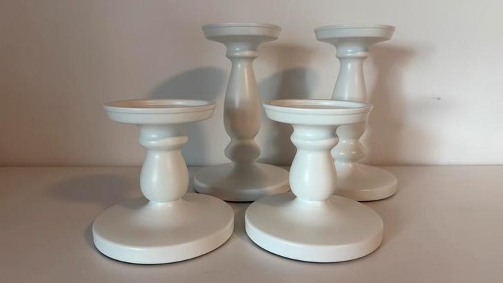 Set van vier Kandelaars Wit, Huis en Inrichting, Woonaccessoires | Kandelaars en Kaarsen, Nieuw, Kandelaar, Minder dan 25 cm, Metaal