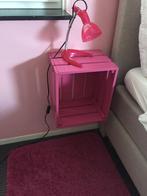 2 Roze leuke nachtkastjes en roze kleed, dekbed, lampje etc., Huis en Inrichting, Minder dan 45 cm, Zo goed als nieuw, Minder dan 55 cm