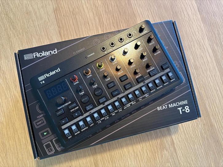 Roland AIRA Compact T-8 Beat Machine, Muziek en Instrumenten, Drumcomputers, Zo goed als nieuw, Roland, Verzenden
