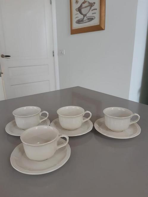 4 Theekoppen met schotels Villeroy en Boch Manoir, Huis en Inrichting, Keuken | Servies, Zo goed als nieuw, Kop(pen) en/of Schotel(s)