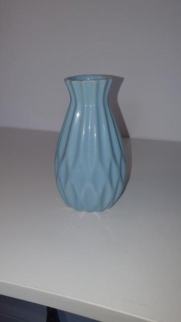 Vintage blauwe vaas – keramiek beschikbaar voor biedingen