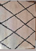 zwaart en wit tapijt / vloerkleed, Huis en Inrichting, Stoffering | Tapijten en Kleden, Ophalen, Wit, 200 cm of meer, Zo goed als nieuw