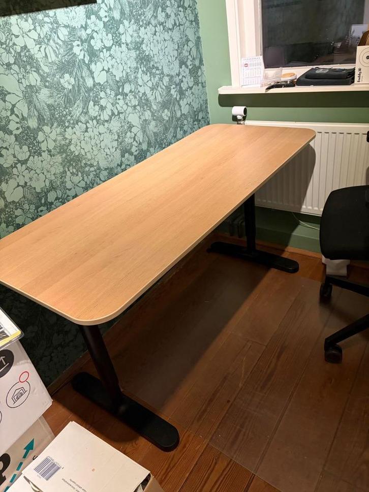 Bekant Ikea Bureau 140x60, Huis en Inrichting, Overige Huis en Inrichting, Gebruikt, Ophalen