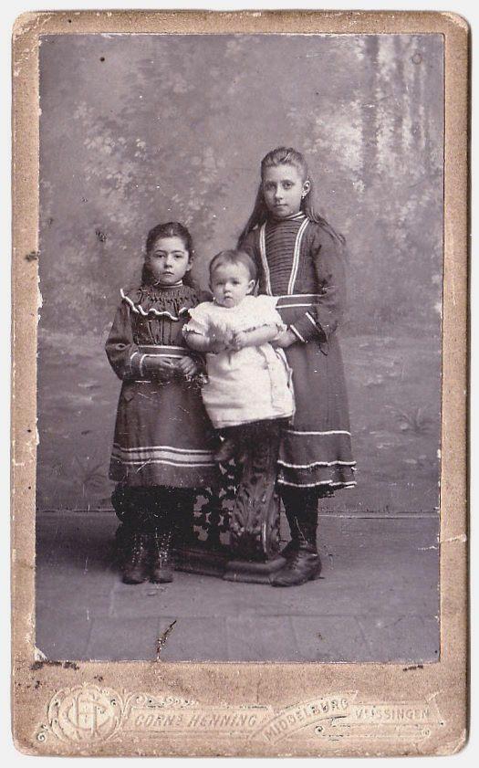 CDV Drie Kinderen Kind - Foto Henning Middelburg Vlissingen, Verzamelen, Foto's en Prenten, Gebruikt, Foto, Overige onderwerpen