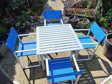 ZEER NETJES Tuinset aluminium tafel 90x90 met 4 stoelen beschikbaar voor biedingen
