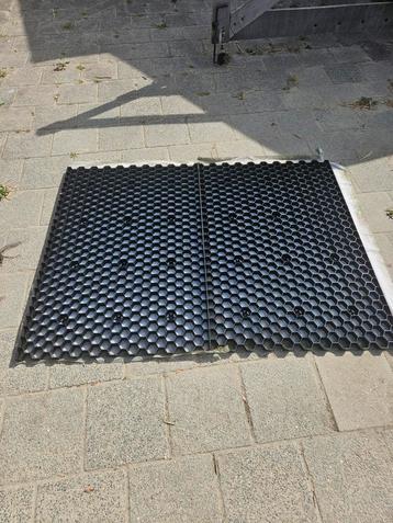 Partij nieuwe platen 8m² beschikbaar voor biedingen