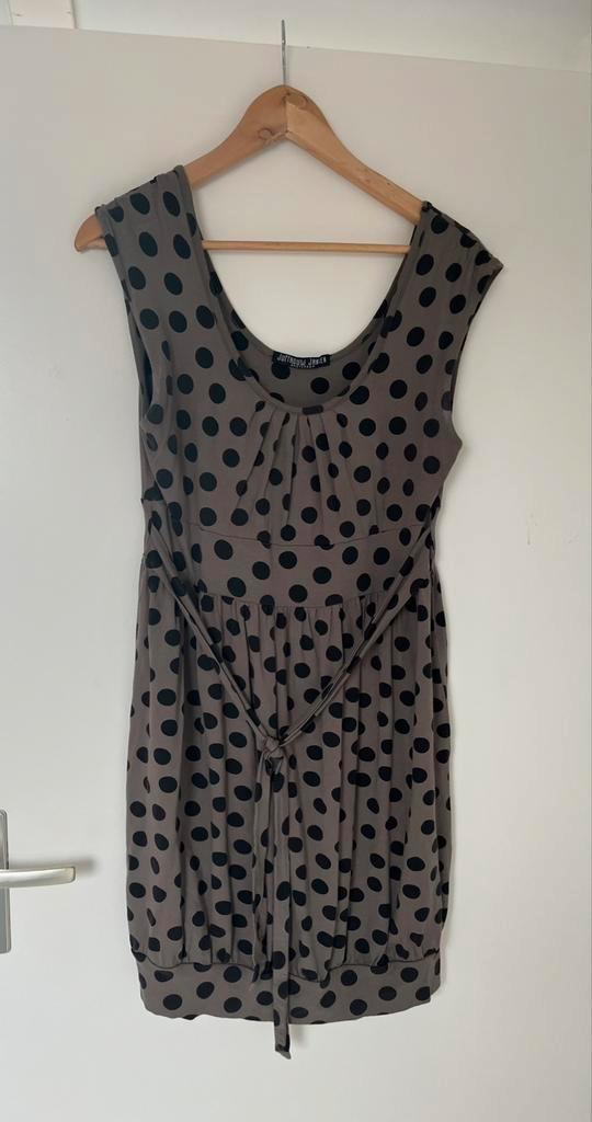 Jurk juffrouw Janssen XL, Kleding | Dames, Jurken, Gedragen, Maat 46/48 (XL) of groter, Bruin, Boven de knie, Ophalen of Verzenden