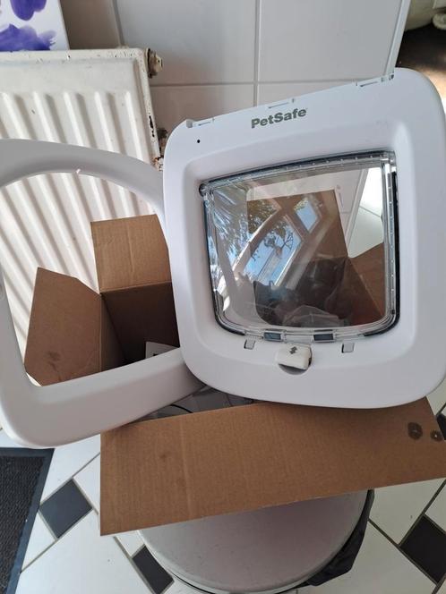 Kattenluik met chiplezer, Dieren en Toebehoren, Katten-accessoires, Zo goed als nieuw, Ophalen