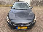 Volvo S60 1.6 T3 KINETIC, Auto's, Volvo, Origineel Nederlands, Te koop, Zilver of Grijs, 5 stoelen