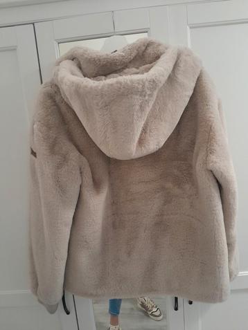 Mooie Moscow bontjas XL beige beschikbaar voor biedingen