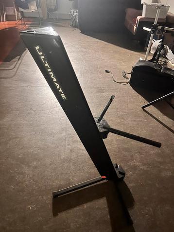 Ultimate Keyboardstandaard beschikbaar voor biedingen