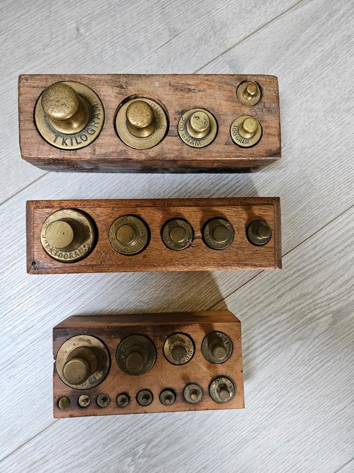 Gewichtendoos met koper en zink gewichten, Antiek en Kunst, Antiek | Gereedschap en Instrumenten, Ophalen of Verzenden