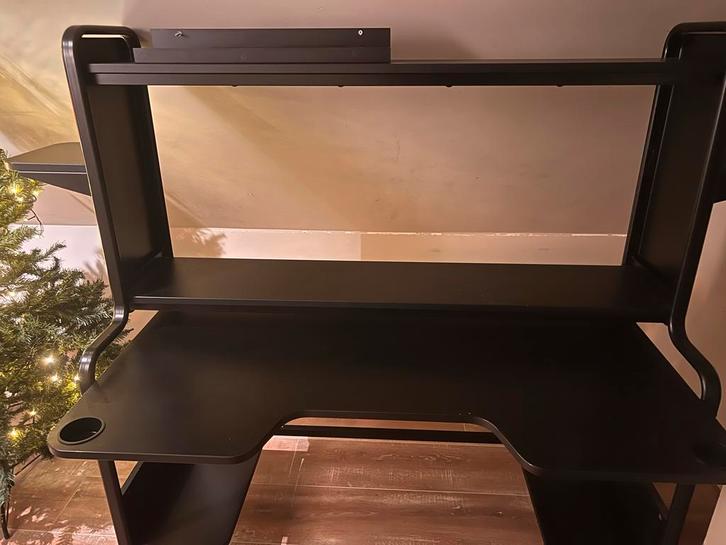 Ikea Fredde Gamebureau, Huis en Inrichting, Bureaus, Gebruikt, Bureau, Ophalen