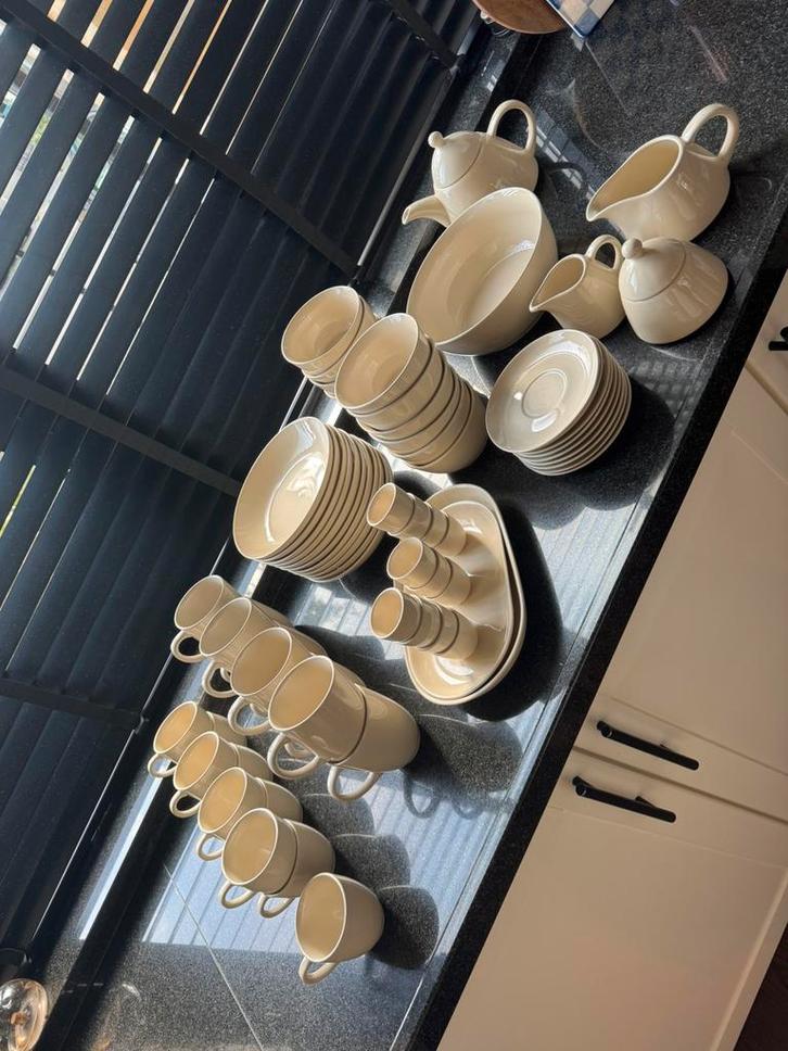 Volledig servies | creme kleur, Antiek en Kunst, Antiek | Servies compleet, Ophalen