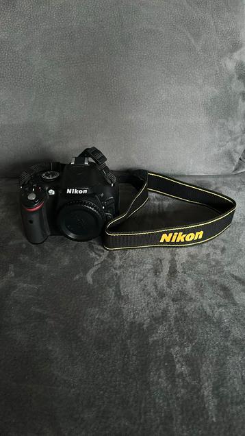 Nikon D5200 spiegel reflex camera beschikbaar voor biedingen