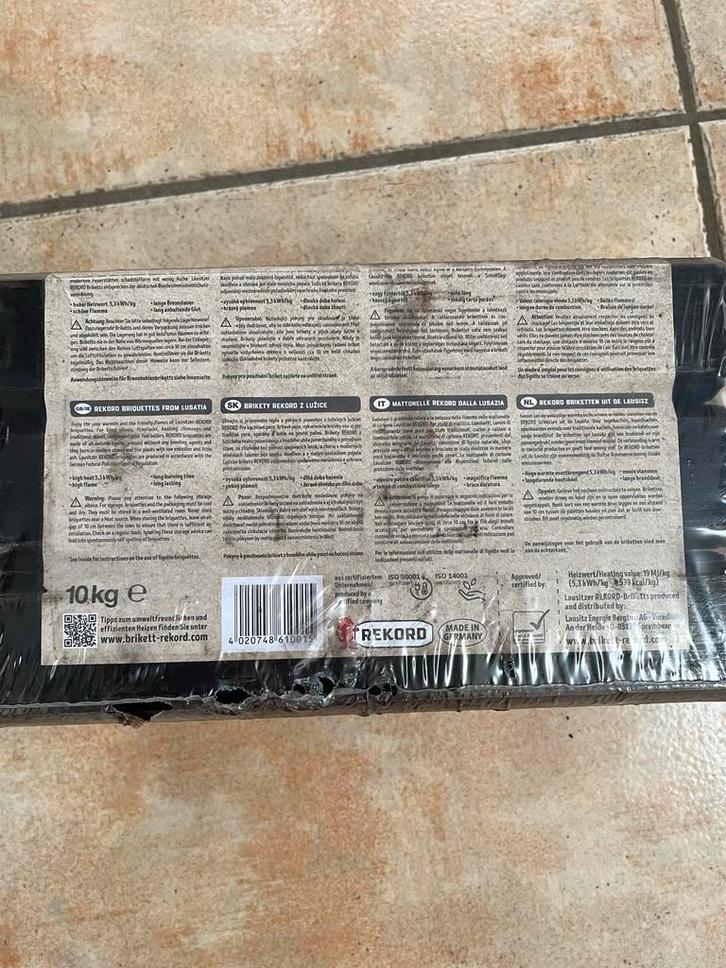 Bruinkool Briketten - 10 kg x10 = 30 euro. P st 3 euro!, Tuin en Terras, Haardhout, Blokken, Overige houtsoorten, Minder dan 3 m³