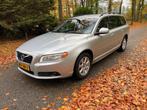 Volvo V70 T5 2011 Automaat / 70Dkm!!! / 240Pk / Uniek, Auto's, Volvo, Euro 5, Stof, 4 cilinders, V70