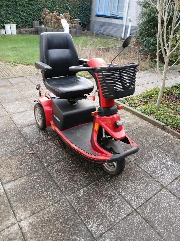 Scootmobiel "Pride Luna", + Lader+Hoes+Stokhouder+Mand, Diversen, Brommobielen en Scootmobielen, Gebruikt, Pride, 15 km of minder