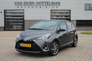 Toyota Yaris 1.5 Hybrid Premium / Panoramadak / Camera / Key beschikbaar voor biedingen