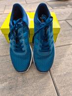 Adidas schoenen, Blauw, Sportschoenen, Ophalen of Verzenden, Zo goed als nieuw